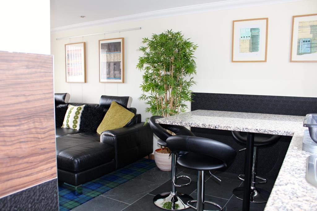 Misty Isle Apartments Ltd - Maol View Kyleakin Habitación foto